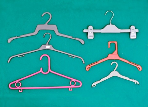 ไม้แขวนเสื้อติดเหล็ก